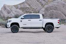 Load image into Gallery viewer, Fabtech 16-19 Toyota Tundra 4WD Trd Pro 4in Perf Sys w/Dlss 2.5 C/O Resi &Rr Dlss