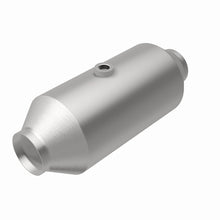 Load image into Gallery viewer, Magnaflow 2.50in. Uni. Ford 8617 Mid-Bed Series Direct Fit Converter
