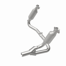 Load image into Gallery viewer, Magnaflow 2004 Dodge Dakota 3.7L Direct Fit Catalytic Converter
