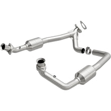 Load image into Gallery viewer, Magnaflow 2003 Ford E-350 Super Duty 5.4L Direct Fit Converter
