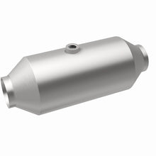 Load image into Gallery viewer, Magnaflow 2.50in. Uni. Ford 8617 Mid-Bed Series Direct Fit Converter
