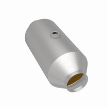 Load image into Gallery viewer, Magnaflow 2.50in. Uni. Ford 8617 Mid-Bed Series Direct Fit Converter
