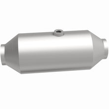 Load image into Gallery viewer, Magnaflow 2.50in. Uni. Ford 8617 Mid-Bed Series Direct Fit Converter
