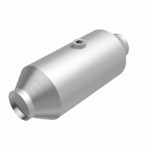 Load image into Gallery viewer, Magnaflow 2.50in. Uni. Ford 8617 Mid-Bed Series Direct Fit Converter
