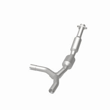 Load image into Gallery viewer, Magnaflow 2007 Ford E-150 4.6L Direct Fit Converter
