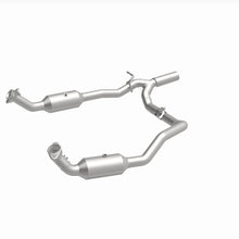 Load image into Gallery viewer, Magnaflow 17-18 Ford E-350 6.8L Direct Fit Converter
