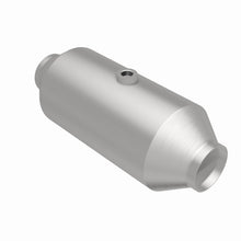 Load image into Gallery viewer, Magnaflow 2.50in. Uni. Ford 8617 Mid-Bed Series Direct Fit Converter
