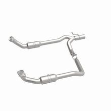 Load image into Gallery viewer, MagnaFlow 09-14 Ford E-150 California Grade CARB Compliant Direct-Fit Catalytic Converter
