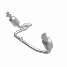 Load image into Gallery viewer, Magnaflow 2004 Dodge Dakota 4.7L Direct Fit Catalytic Converter
