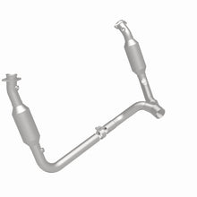 Load image into Gallery viewer, Magnaflow 2006 Dodge Ram 1500 5.7L Direct Fit Catalytic Converter
