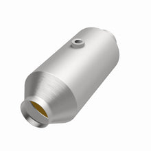 Load image into Gallery viewer, Magnaflow 2.50in. Uni. Ford 8617 Mid-Bed Series Direct Fit Converter
