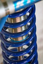 Load image into Gallery viewer, Superlift 05-16 Ford F250/350 Front Coilover Shocks - 6-8in Lift
