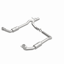 Load image into Gallery viewer, MagnaFlow 09-14 Ford E-150 California Grade CARB Compliant Direct-Fit Catalytic Converter
