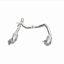 Load image into Gallery viewer, Magnaflow 17-18 Ford E-350 6.8L Direct Fit Converter
