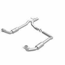 Load image into Gallery viewer, MagnaFlow 09-14 Ford E-150 California Grade CARB Compliant Direct-Fit Catalytic Converter
