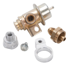 Load image into Gallery viewer, Edelbrock Fuel Pressure Regulator Kit Rail Mounted -6 An 43-47 PSI
